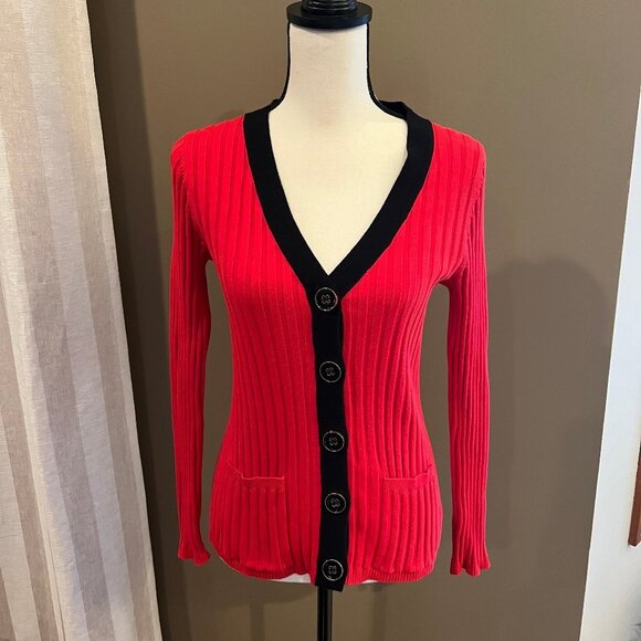 Cable & Gauge Red/Black Form fitting sweater with gold trimmed buttons, Size Med - Picture 1 of 6